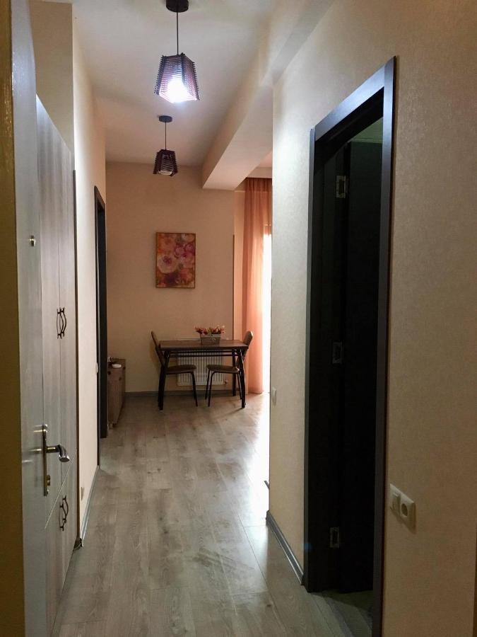 Lech Kachinski Apartment 3 Tbilisi Bagian luar foto